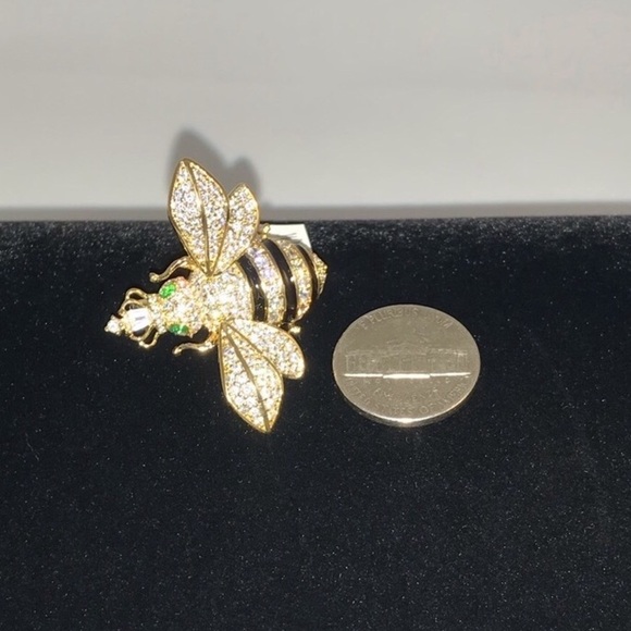 Queen Bee Brooch - Picture 6 of 9